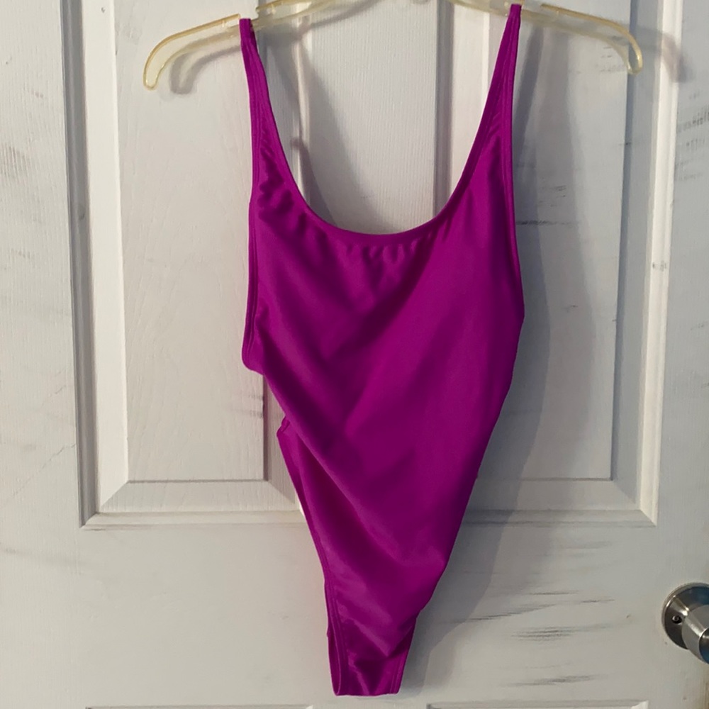 One piece swimwear